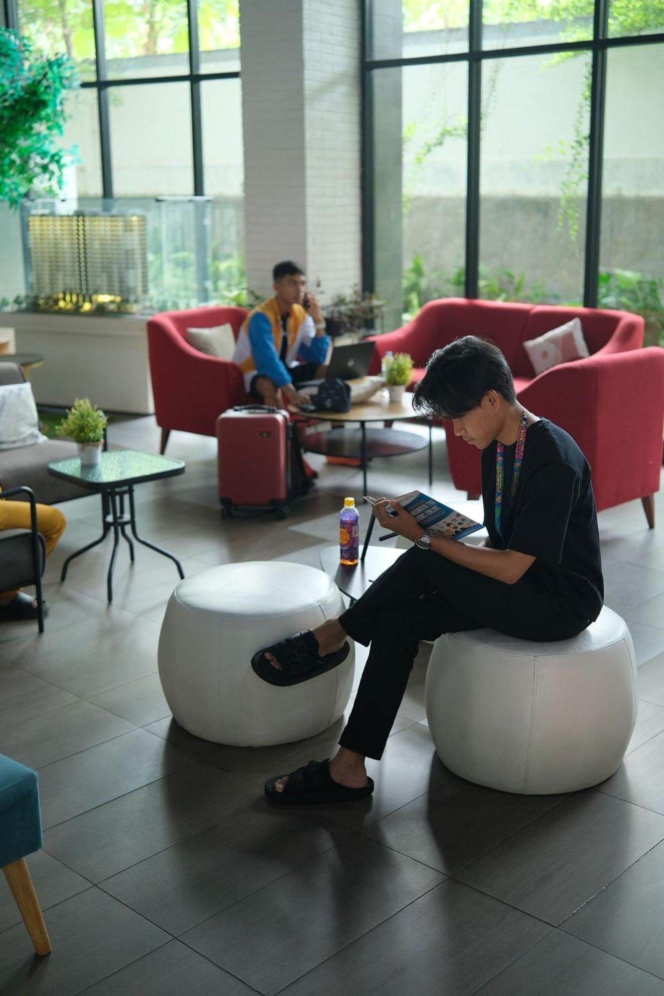 REVIVE Semarang Cordova Edupartment Suites Bagian luar foto