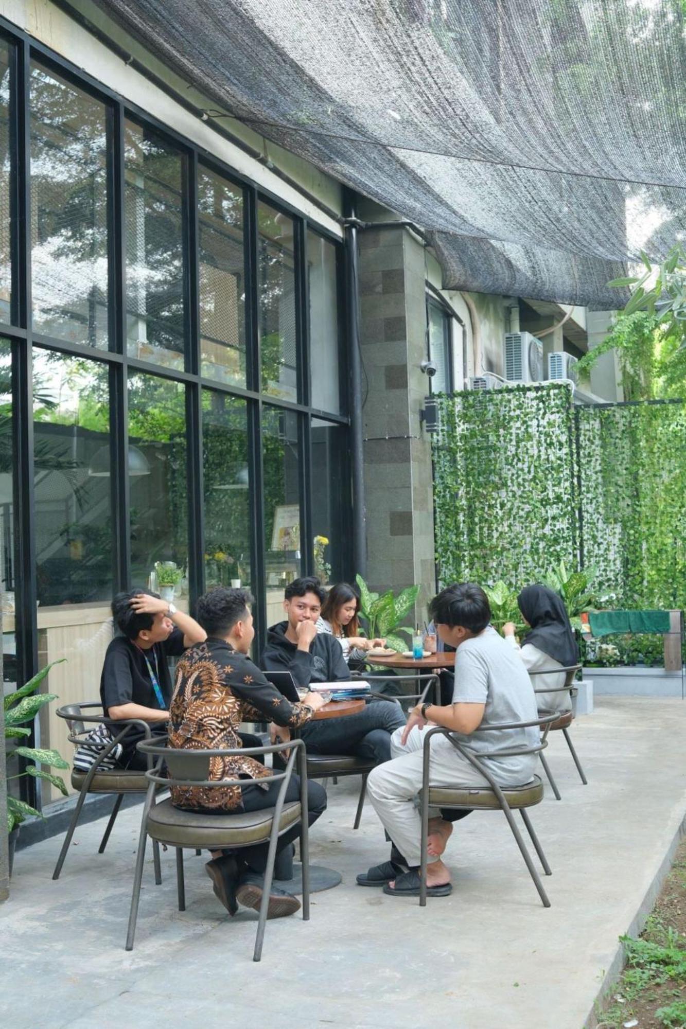 REVIVE Semarang Cordova Edupartment Suites Bagian luar foto